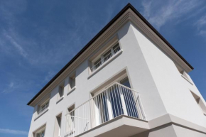 Riviera Venice Apartments Mira